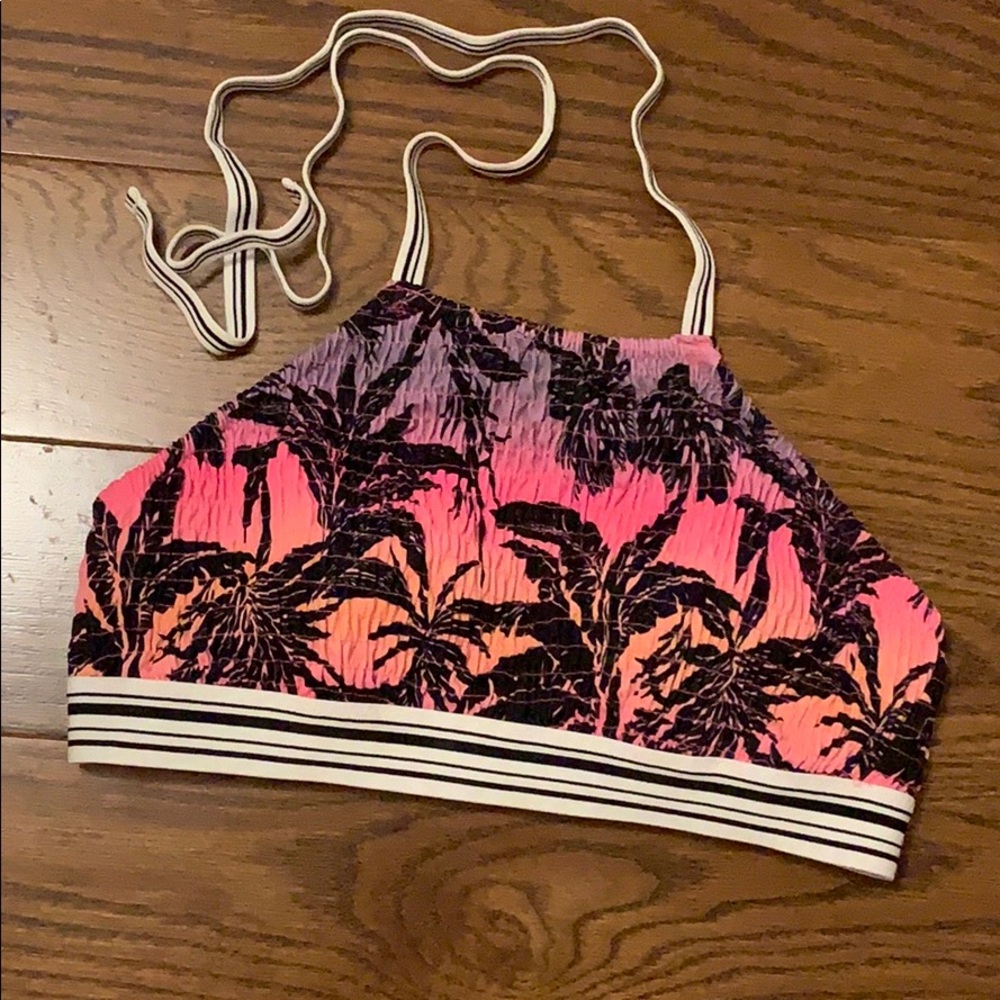 NWOT Victoria’s Secret Unique Swim Top